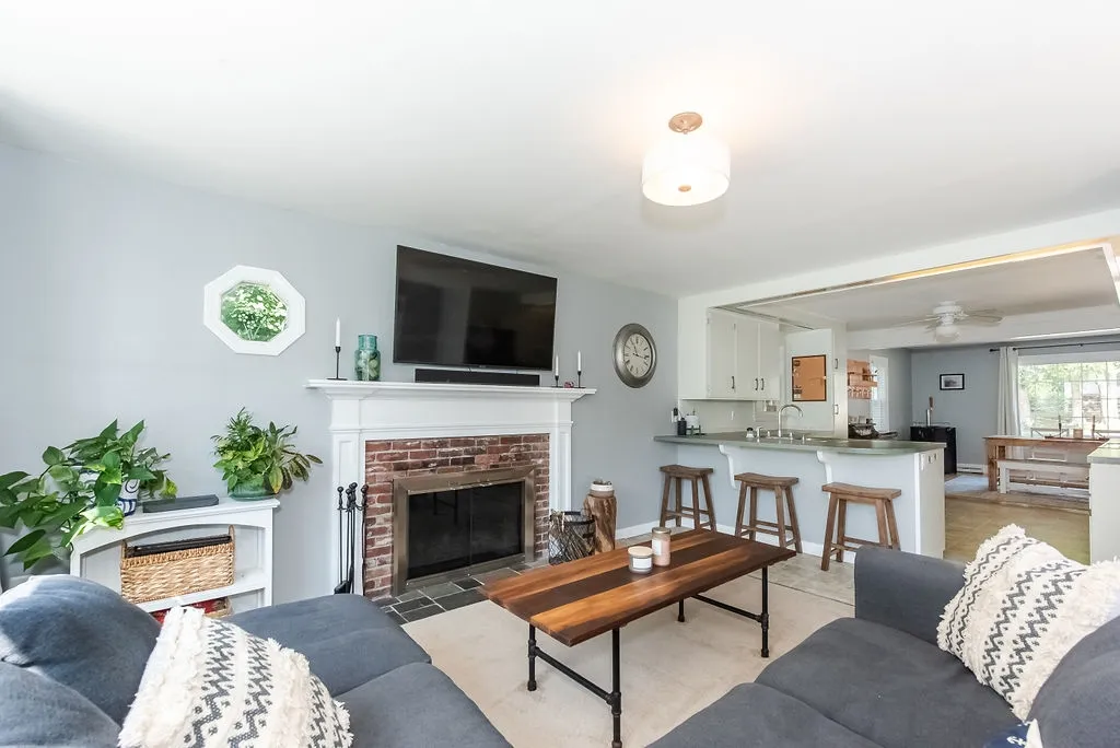29 Oak Street Dover NH 03820