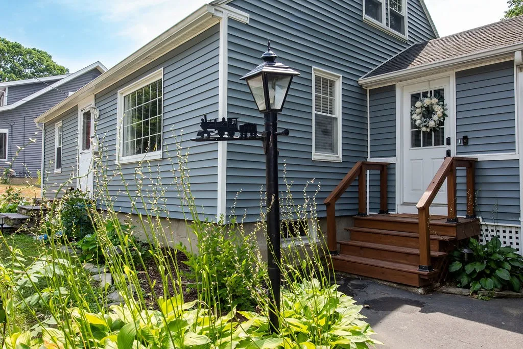 29 Oak Street Dover NH 03820