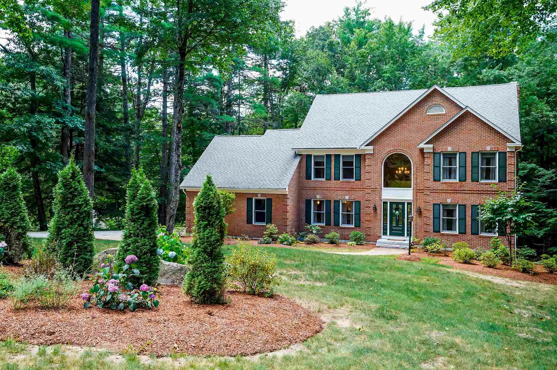 11 Lancaster Lane Bedford NH 03110