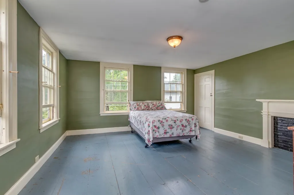 65 Maple Street Henniker NH 03242