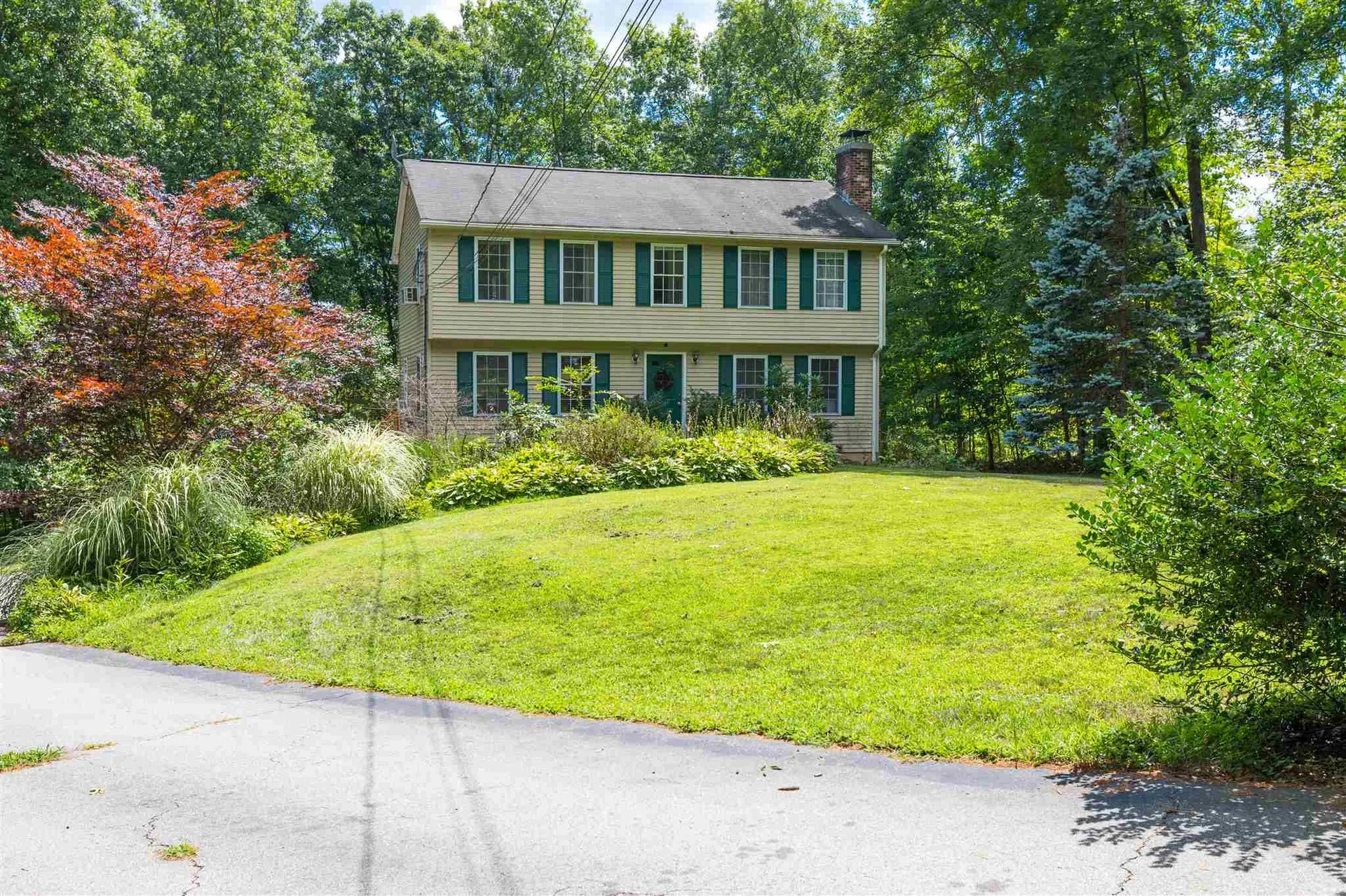23 Maple Avenue Newton NH 03858