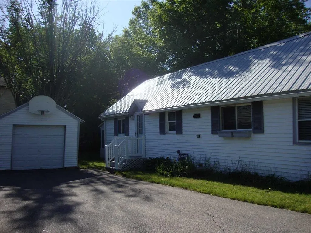 12 Hillcrest Avenue Pembroke NH 03275