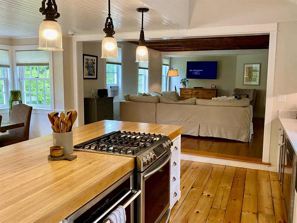 3318 Cabot Road Woodbury VT 05681