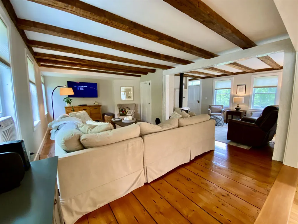 3318 Cabot Road Woodbury VT 05681
