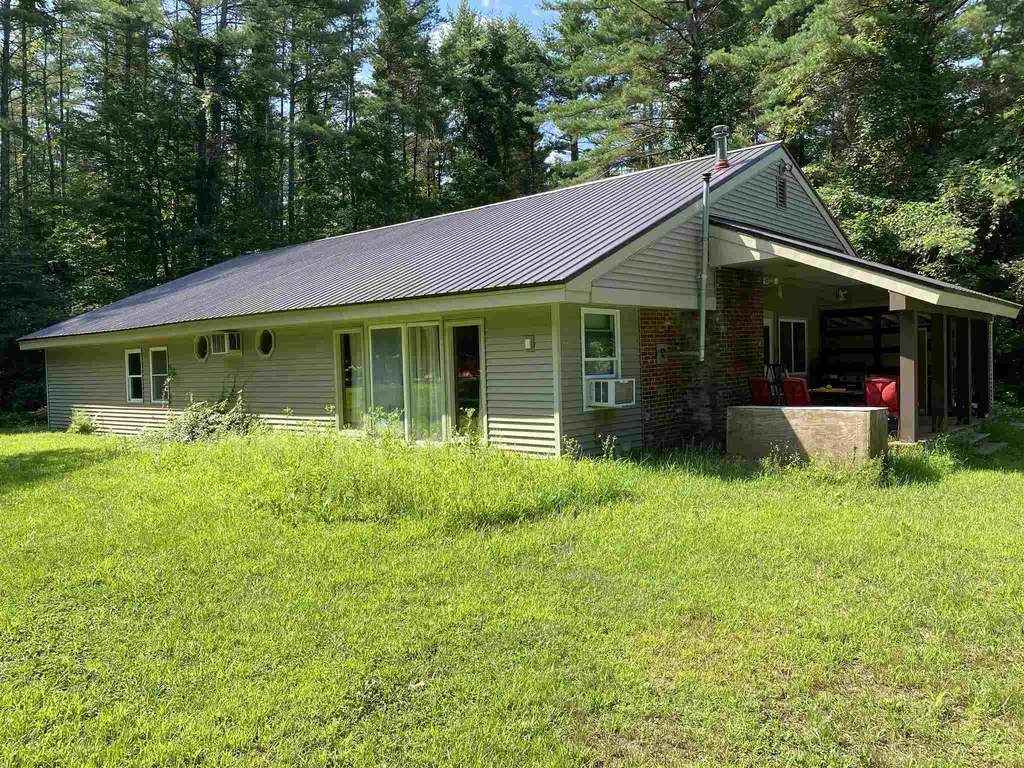 12 Daniels Drive Hinsdale NH 03451