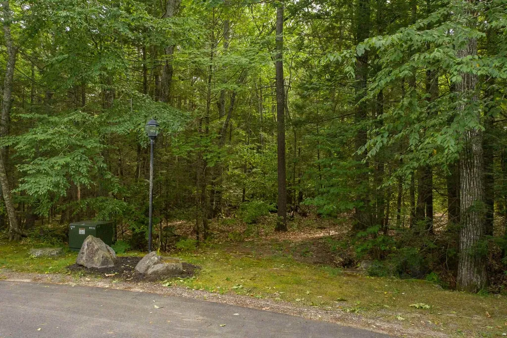 11 Cragmere Heights Road Exeter NH 03833