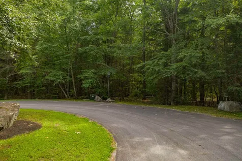 11 Cragmere Heights Road Exeter NH 03833