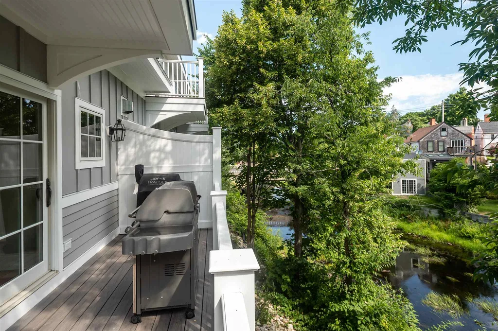 22 Franklin Street Exeter NH 03833