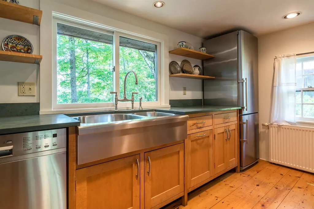 16 Landgrove Road Landgrove VT 05148