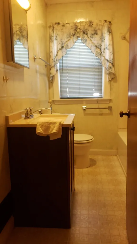 10 Leslie Avenue Claremont NH 03743