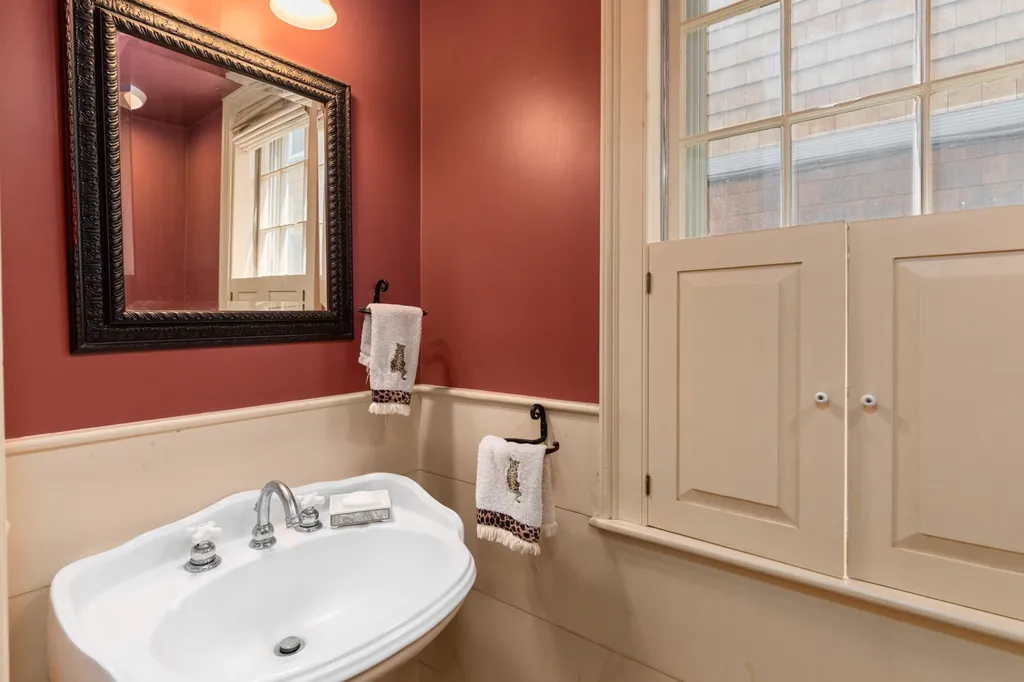 83 Gates Street Portsmouth NH 03801