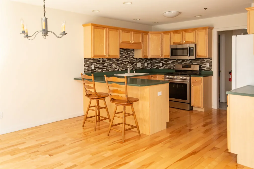 17 Lilac Lane South Burlington VT 05403