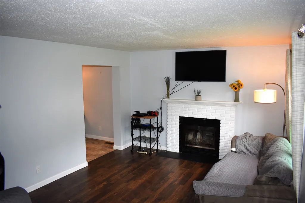 66 Preston Street Hillsborough NH 03244