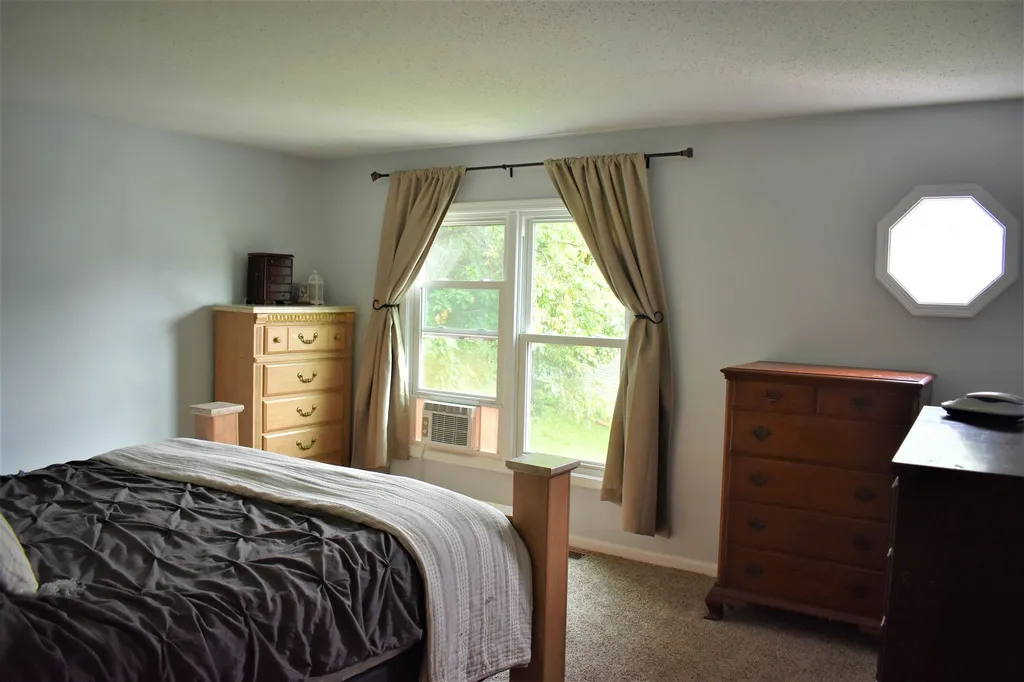 66 Preston Street Hillsborough NH 03244