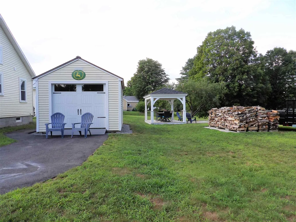 154 Thunder Road Franklin NH 03235