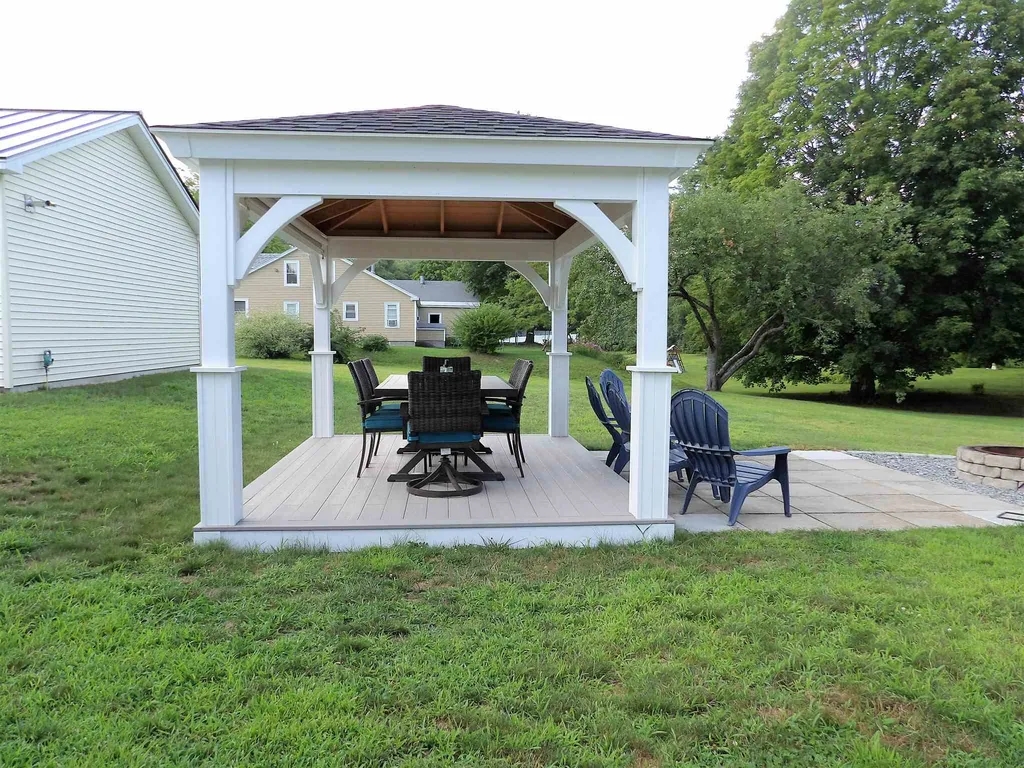 154 Thunder Road Franklin NH 03235