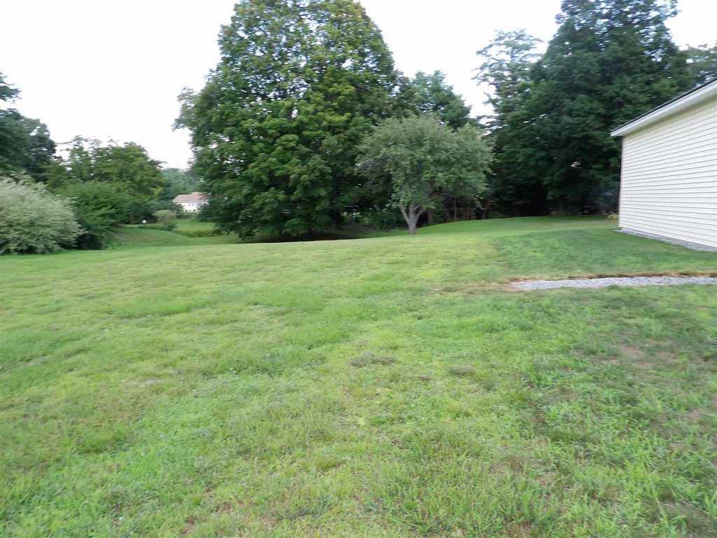 154 Thunder Road Franklin NH 03235