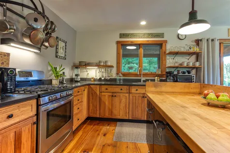 2003 Hale Hollow Road Plymouth VT 05056