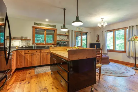2003 Hale Hollow Road Plymouth VT 05056