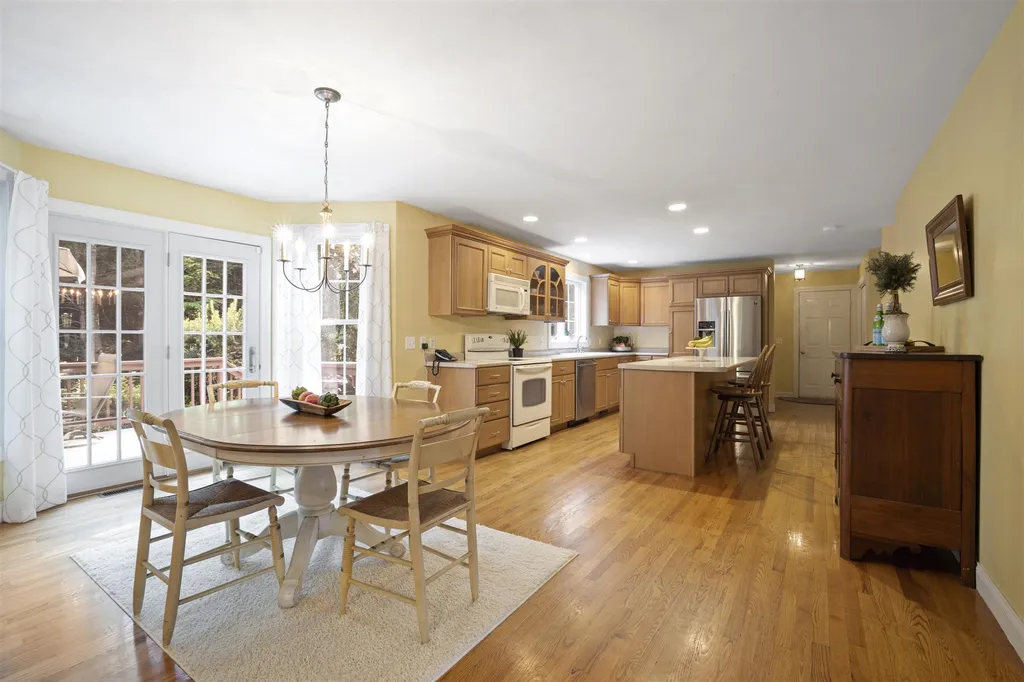 57 Mohawk Lane Brentwood NH 03833