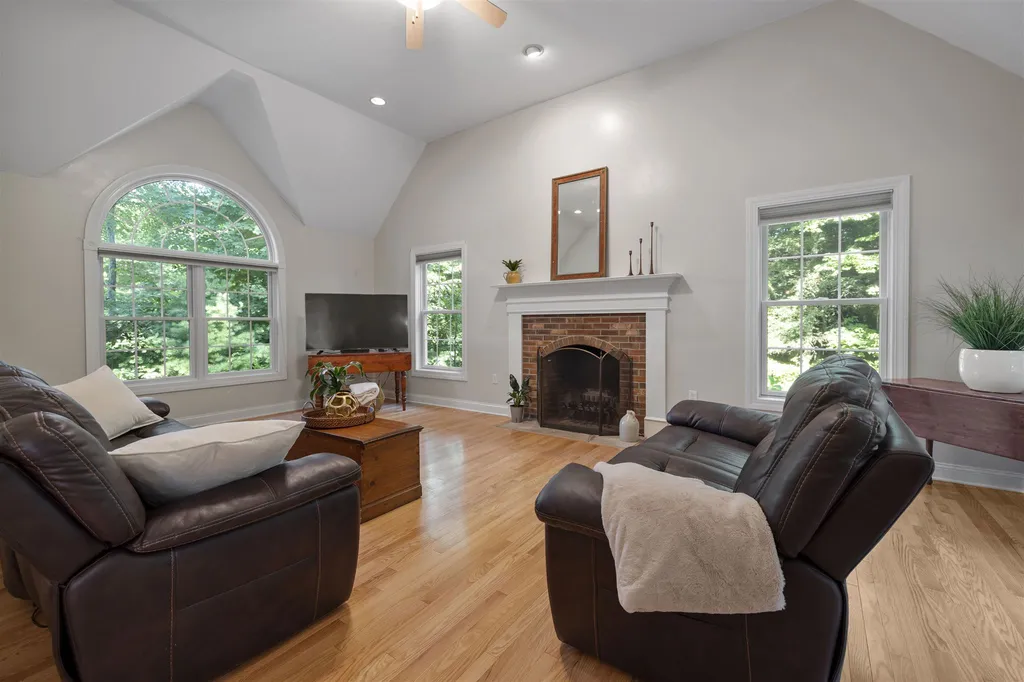 57 Mohawk Lane Brentwood NH 03833