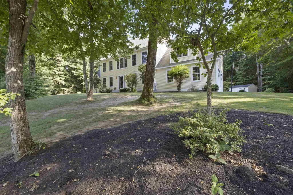 57 Mohawk Lane Brentwood NH 03833