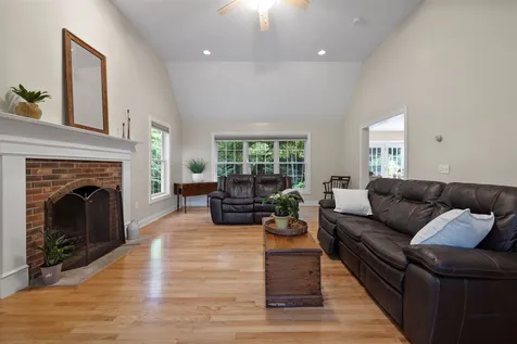 57 Mohawk Lane Brentwood NH 03833