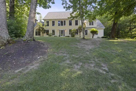 57 Mohawk Lane Brentwood NH 03833