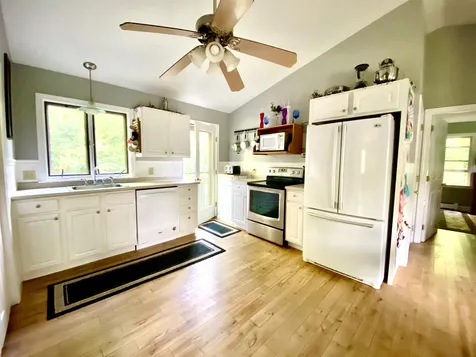 88 Heath Lane New London NH 03257