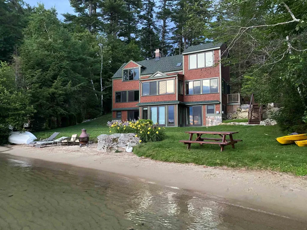13 Baas Drive Wolfeboro NH 03894