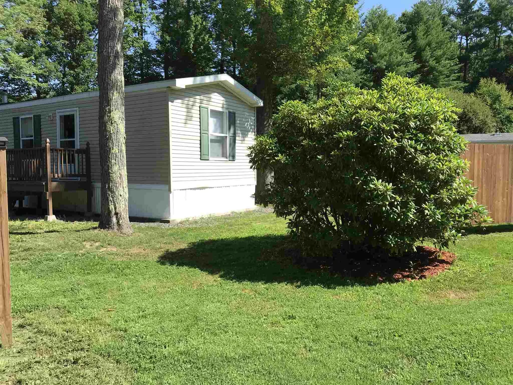 39 Bunker Lane Madbury NH 03823
