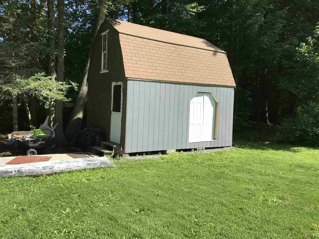 39 Bunker Lane Madbury NH 03823