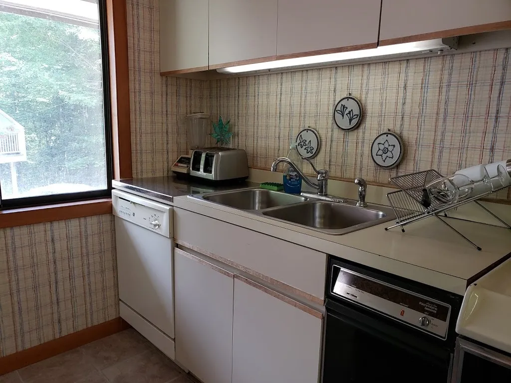 221 Drumley South Road Warren VT 05674