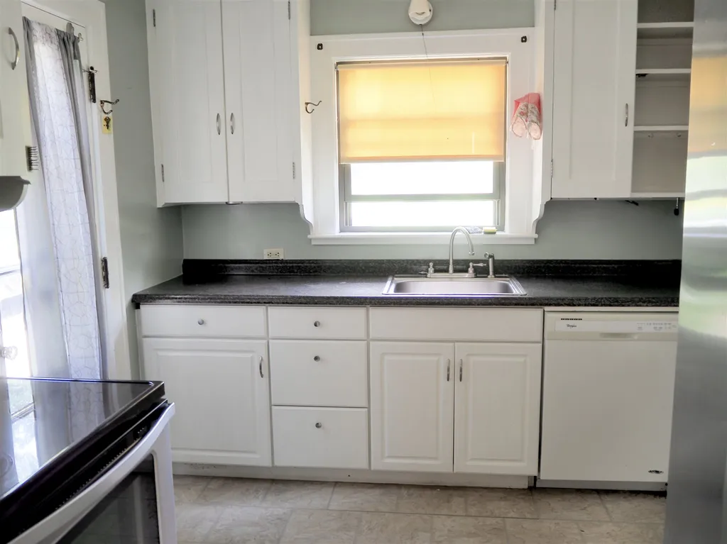 1072 Maplewood Avenue Portsmouth NH 03801