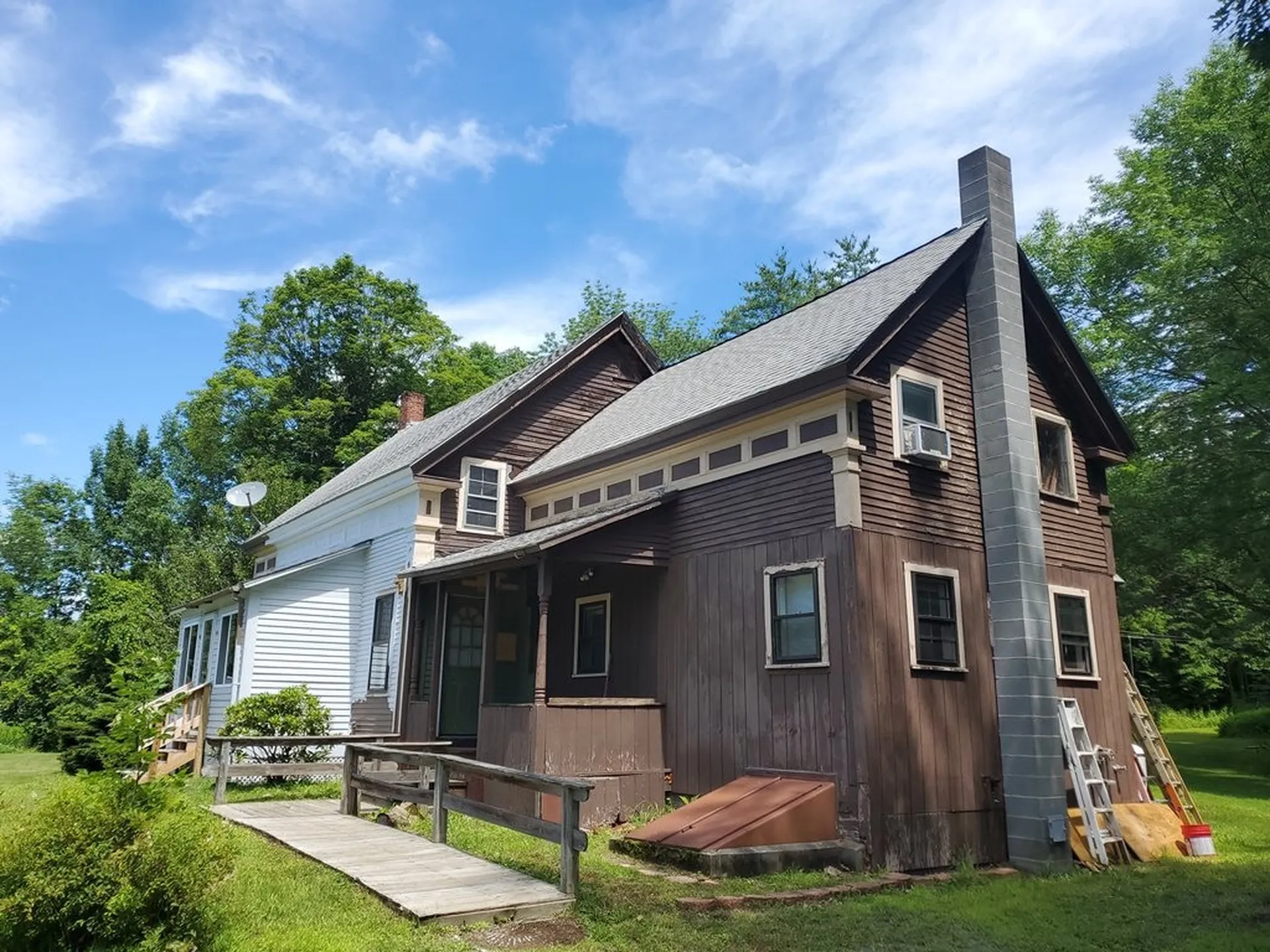 1421 Nh Route 120 Cornish NH 03745