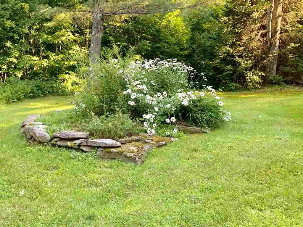 351 Old Stowell Hill Road Londonderry VT 05148