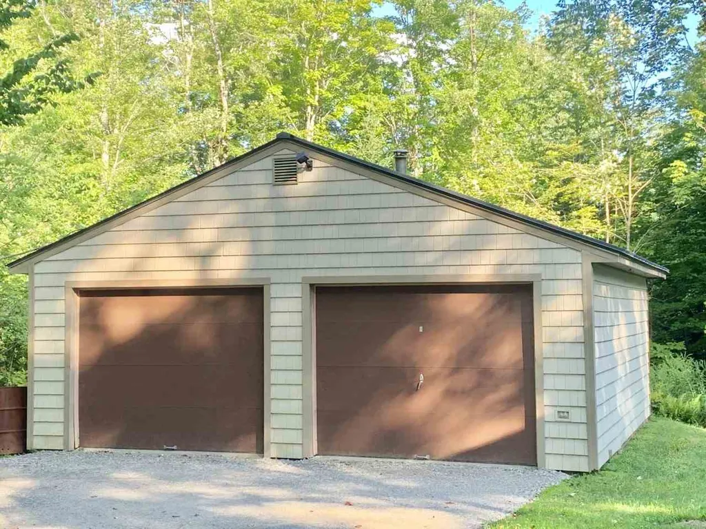 351 Old Stowell Hill Road Londonderry VT 05148