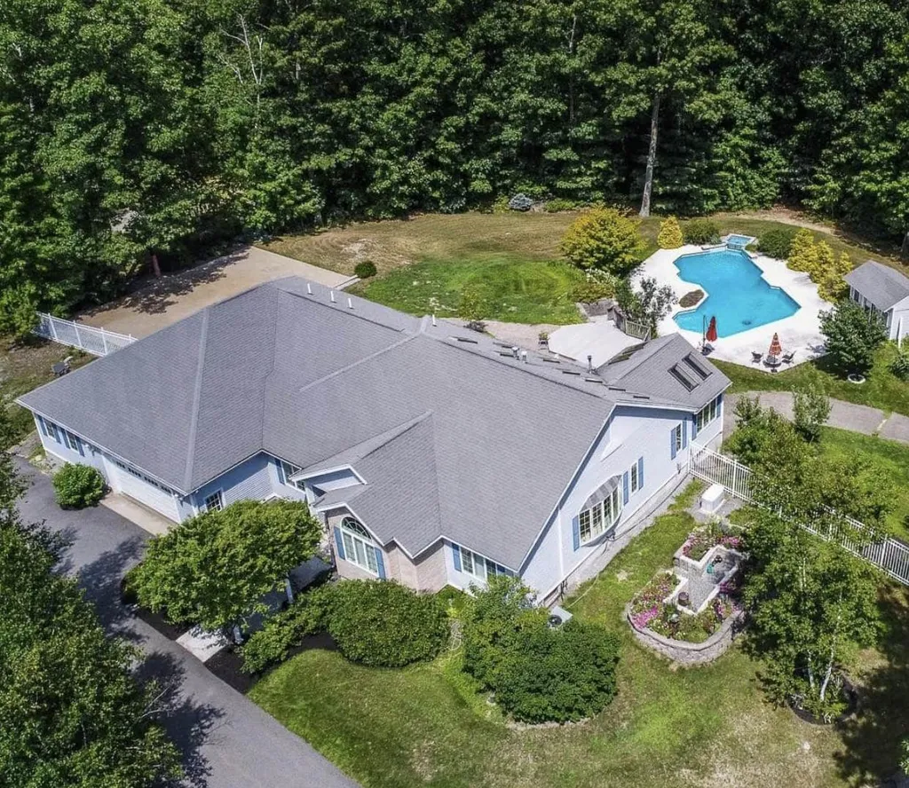 17 Monarch Avenue Goffstown NH 03045