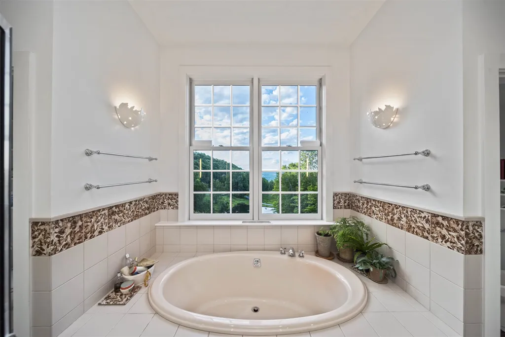 477 Thistle Hill Road Pomfret VT 05053
