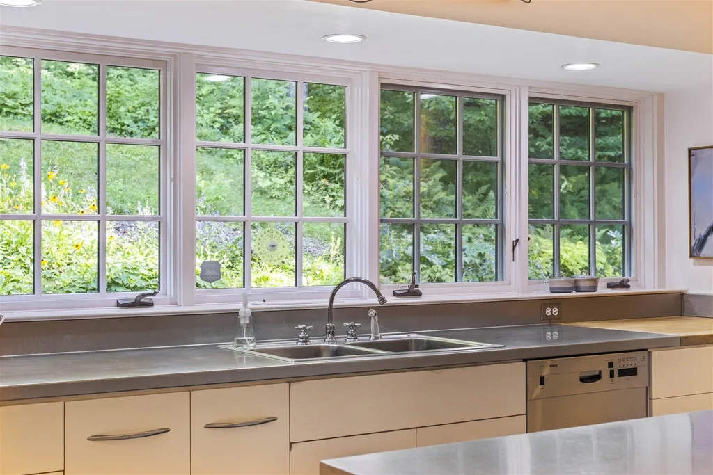 477 Thistle Hill Road Pomfret VT 05053