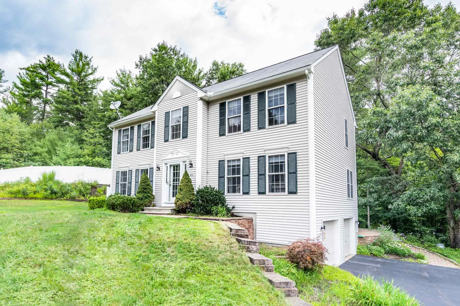 61 Laurel Crest Drive Brookline NH 03033