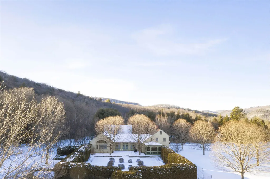 390 Handy Road Pomfret VT 05067