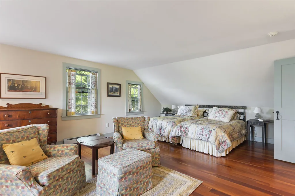 390 Handy Road Pomfret VT 05067