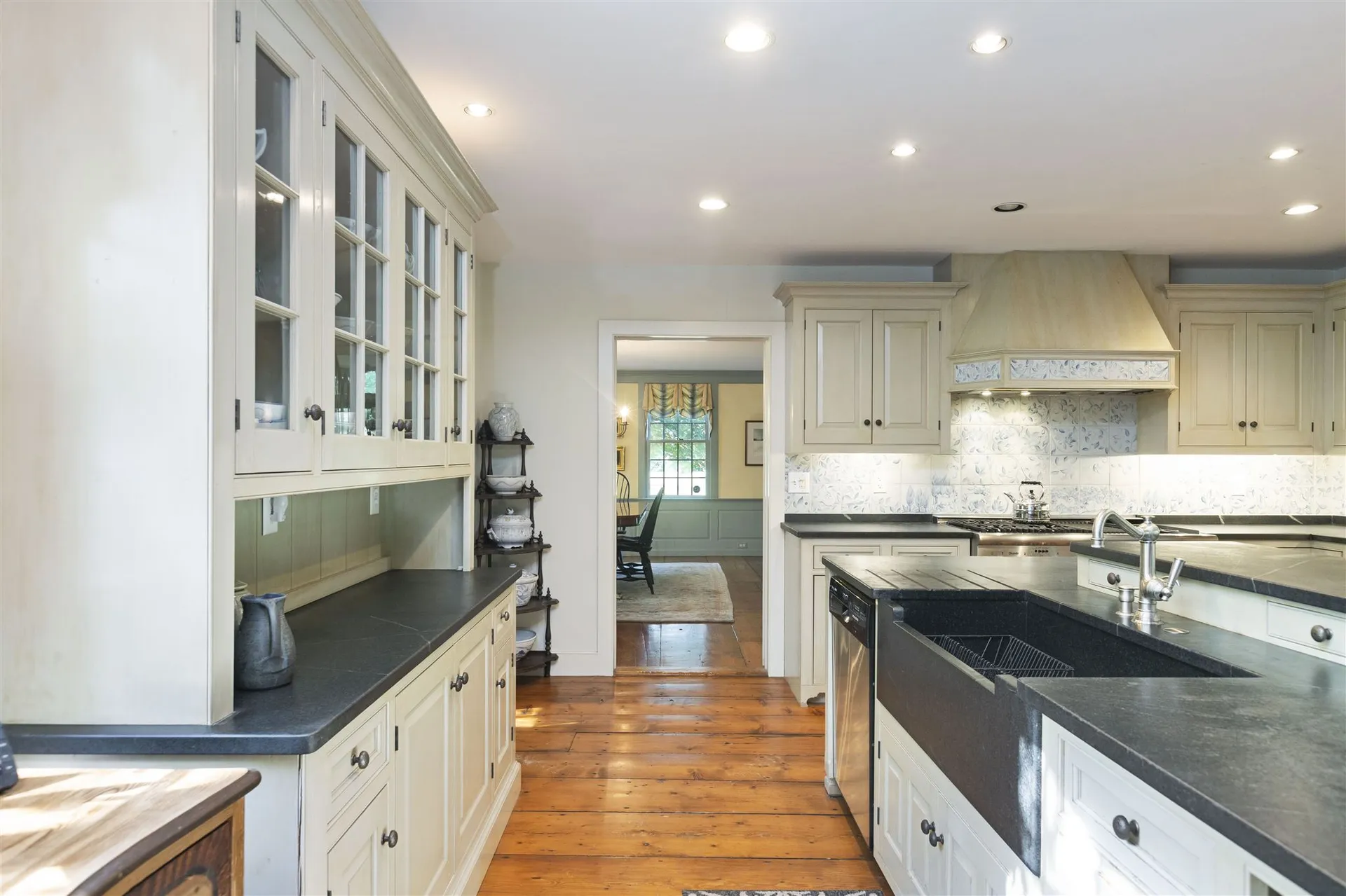 390 Handy Road Pomfret VT 05067