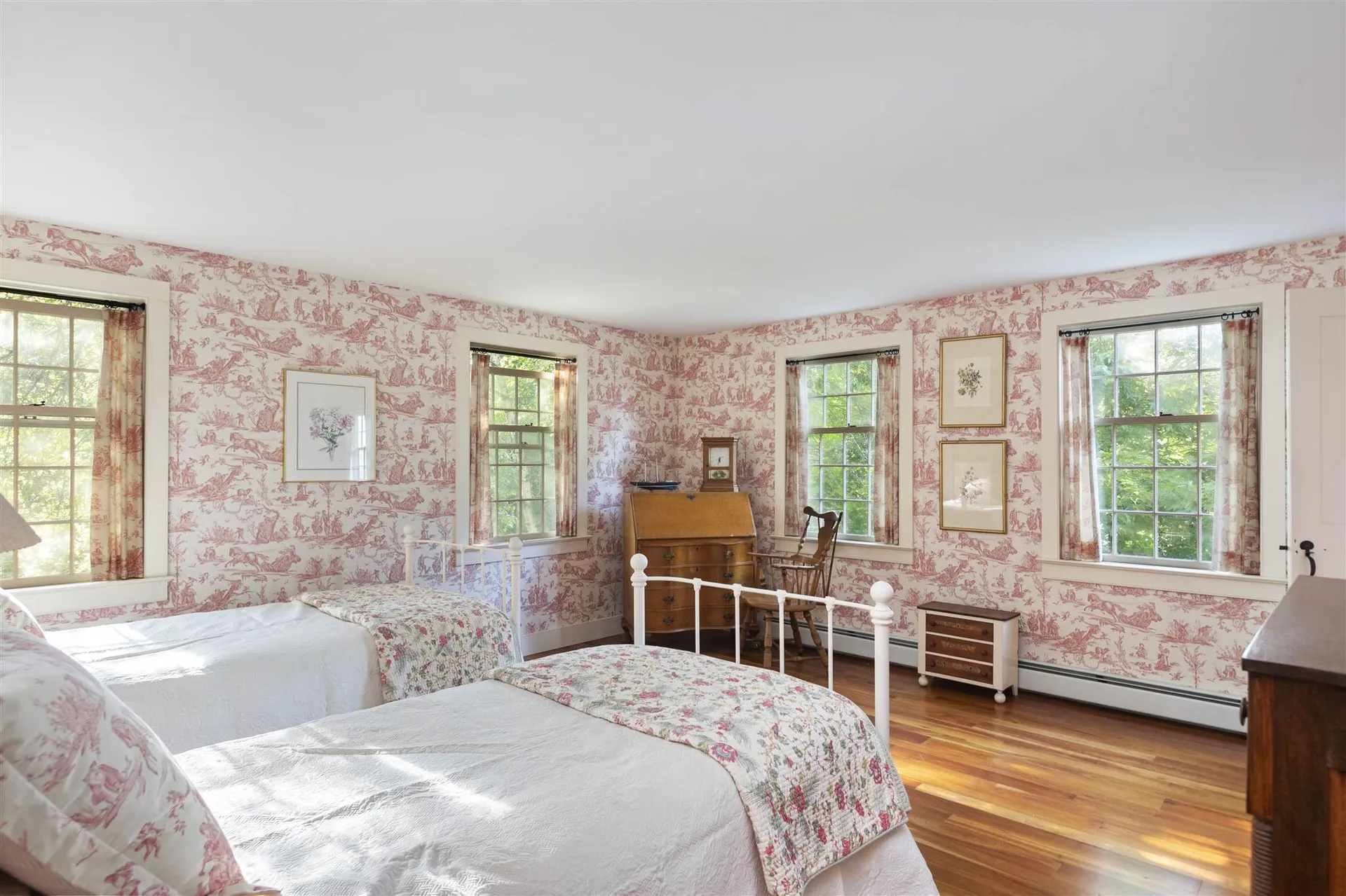 390 Handy Road Pomfret VT 05067