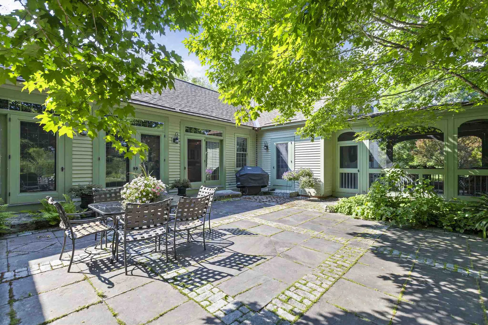 390 Handy Road Pomfret VT 05067