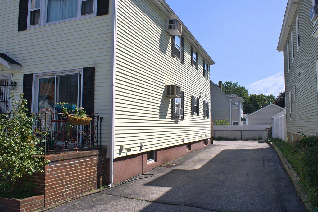 82 Cumberland Street Manchester NH 03102