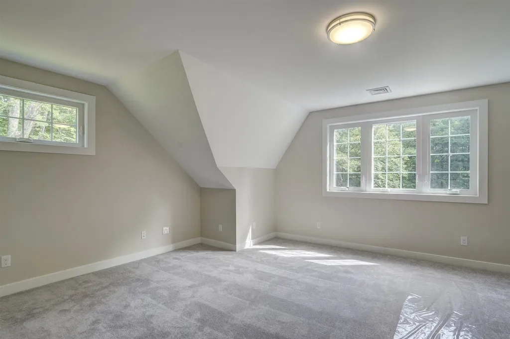 18 Garrison Lane Exeter NH 03833