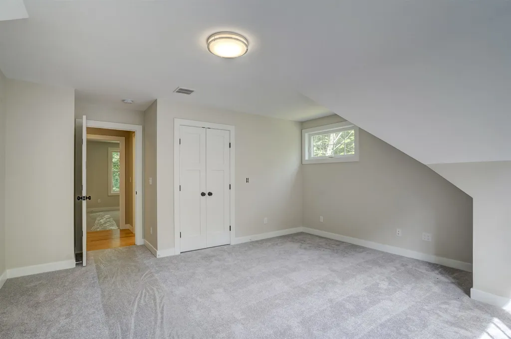 18 Garrison Lane Exeter NH 03833