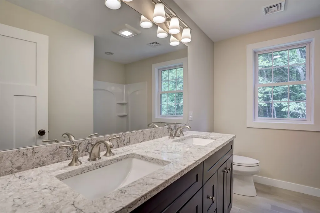18 Garrison Lane Exeter NH 03833